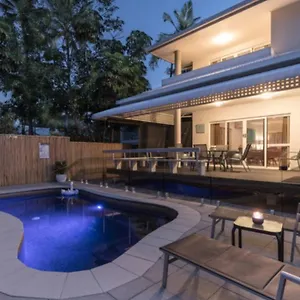 https://seabreeze-beachfront-clifton.queenslandhotels.net
